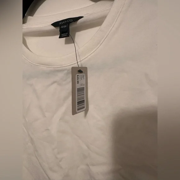 White tee - Picture 2 of 3